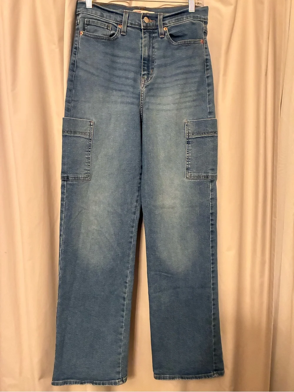 Levi's High-Rise Light Blue Cargo Jeans size 6/28 - Picture 3 of 6
